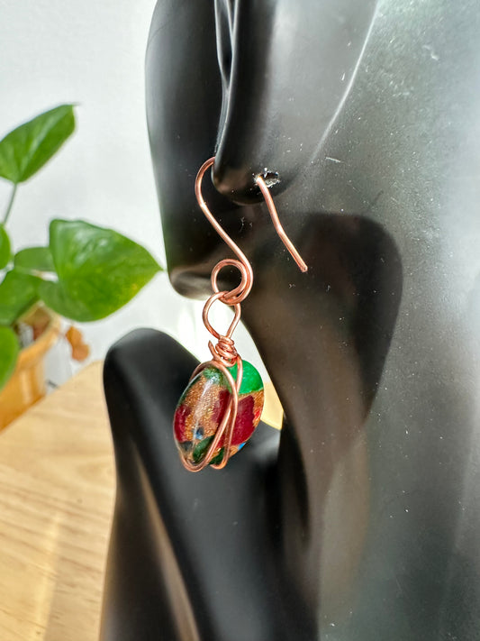 Agate - Earrings copper A glamorous piece to add a hint of sophistication to any outfit, these earrings are sure to make a lasting impression.