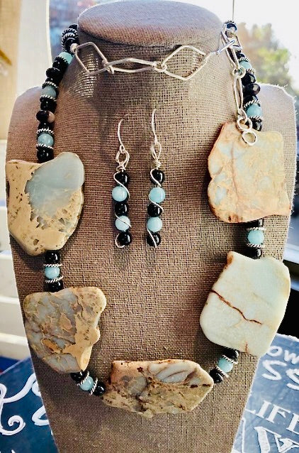 Necklace - Earring - Bracelet Set - One of a kind - Gemstone Jewelry
Wire_wrapped, Onyx, One_of_a_kind, Jasper, Hand_Made, Earrings, Bracelet, Angelite Stone, Neck